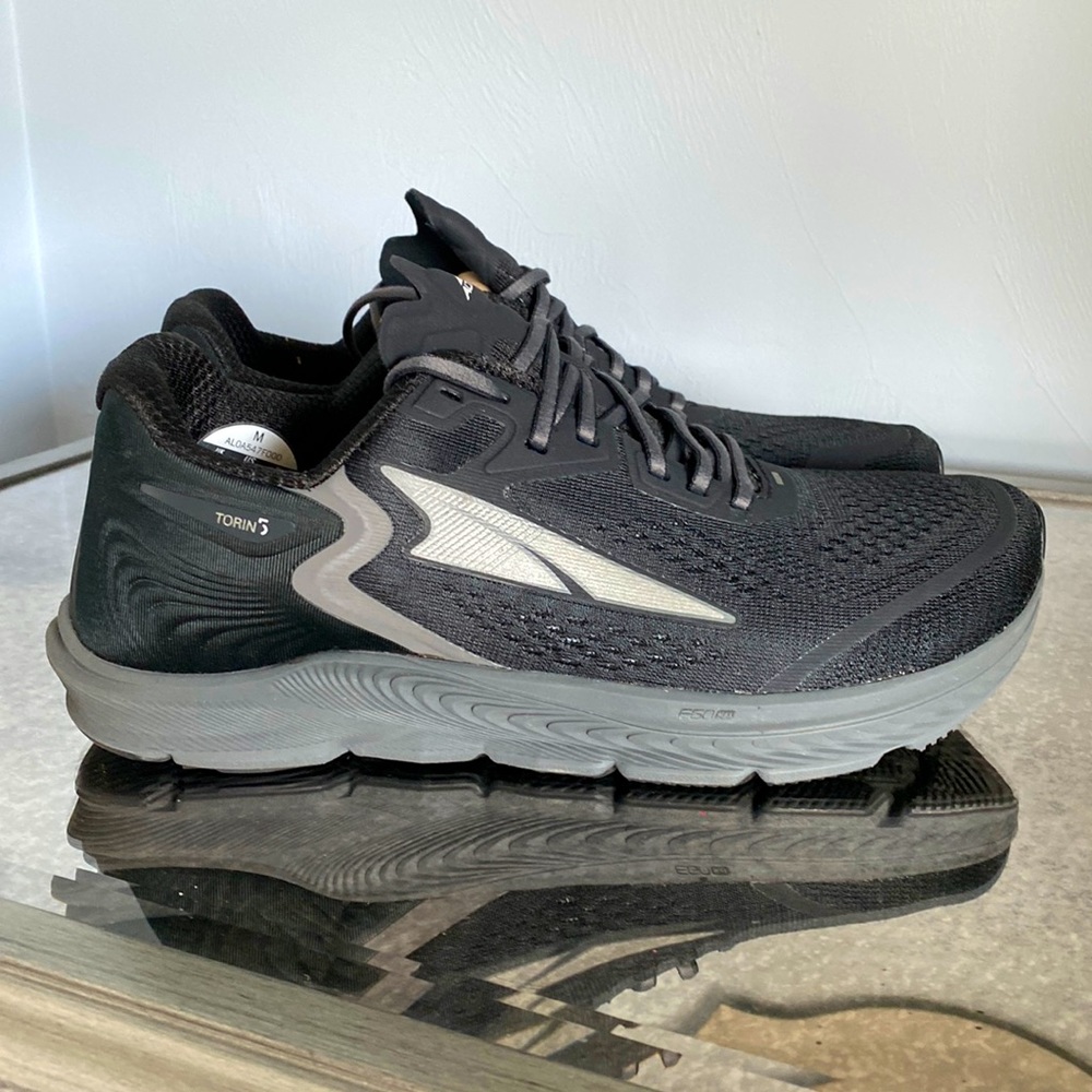NEW - ALTRA Men's Torin 5 Black Men’s Size 8